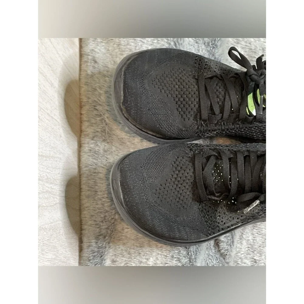 Nike Women’s Black Free RN Flyknit Shoes Size 8.5